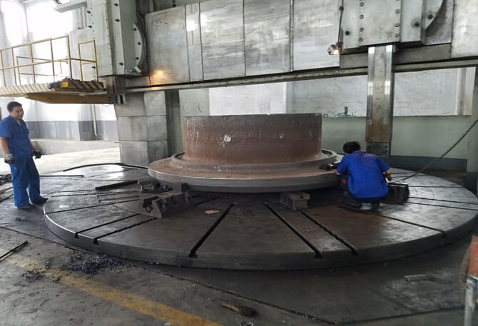 Grinding table